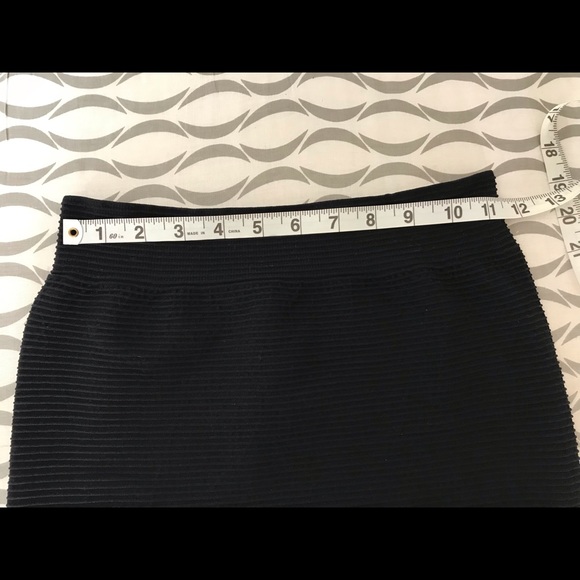 BCBGeneration Ribbed w/ Bottom Mesh Panel. Black, SZ.M/L - Picture 7 of 7